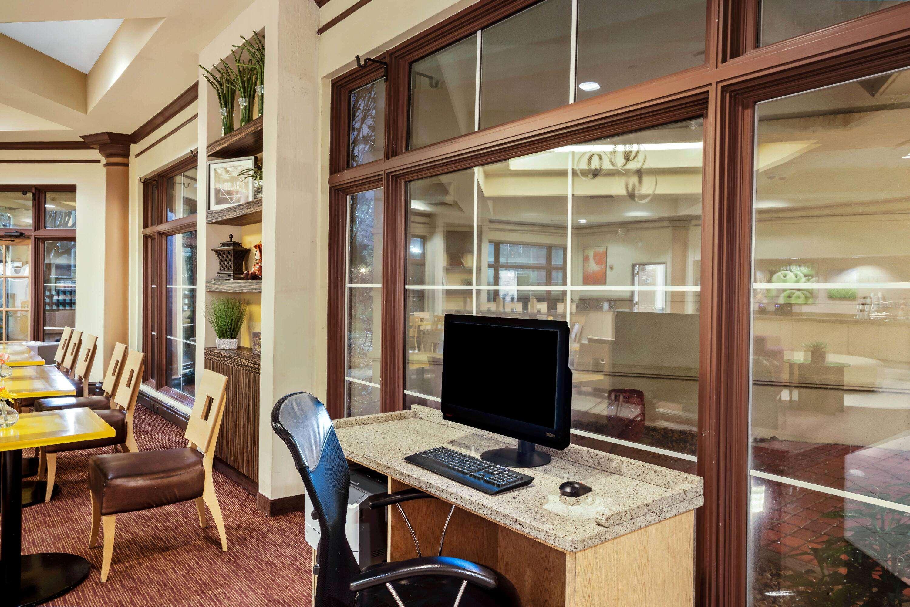 La Quinta By Wyndham Memphis Primacy Parkway Hotel Bagian luar foto