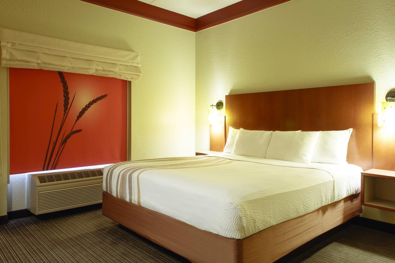 La Quinta By Wyndham Memphis Primacy Parkway Hotel Bagian luar foto
