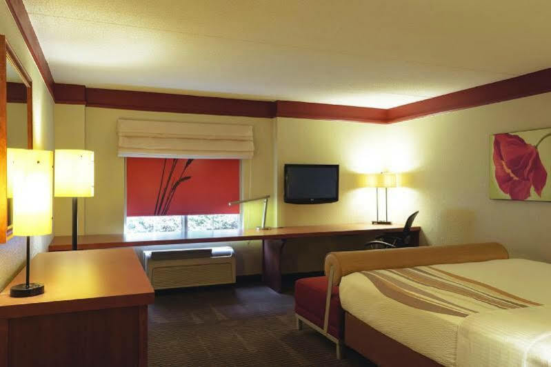 La Quinta By Wyndham Memphis Primacy Parkway Hotel Bagian luar foto